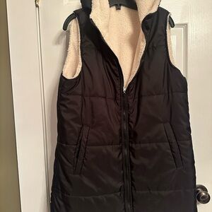 Women's Black Puffer Vest
